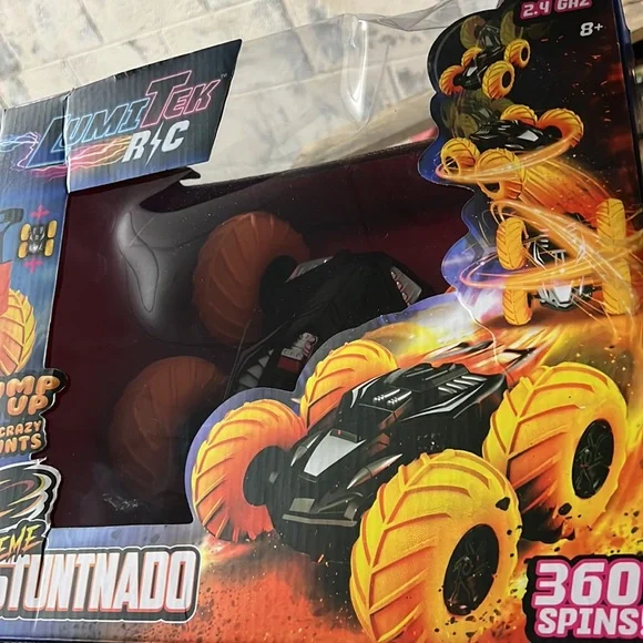 LumiTek Xtreme Stunado - Picture 2 of 3